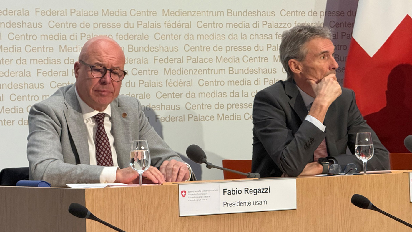 Ständerat Fabio Regazzi, Tessiner Metallbaunternehmer und sgv-Präsident an der heutigen Medienkonferenz des Bundesrates zu den negativen Folgen der Chaos-Initiative